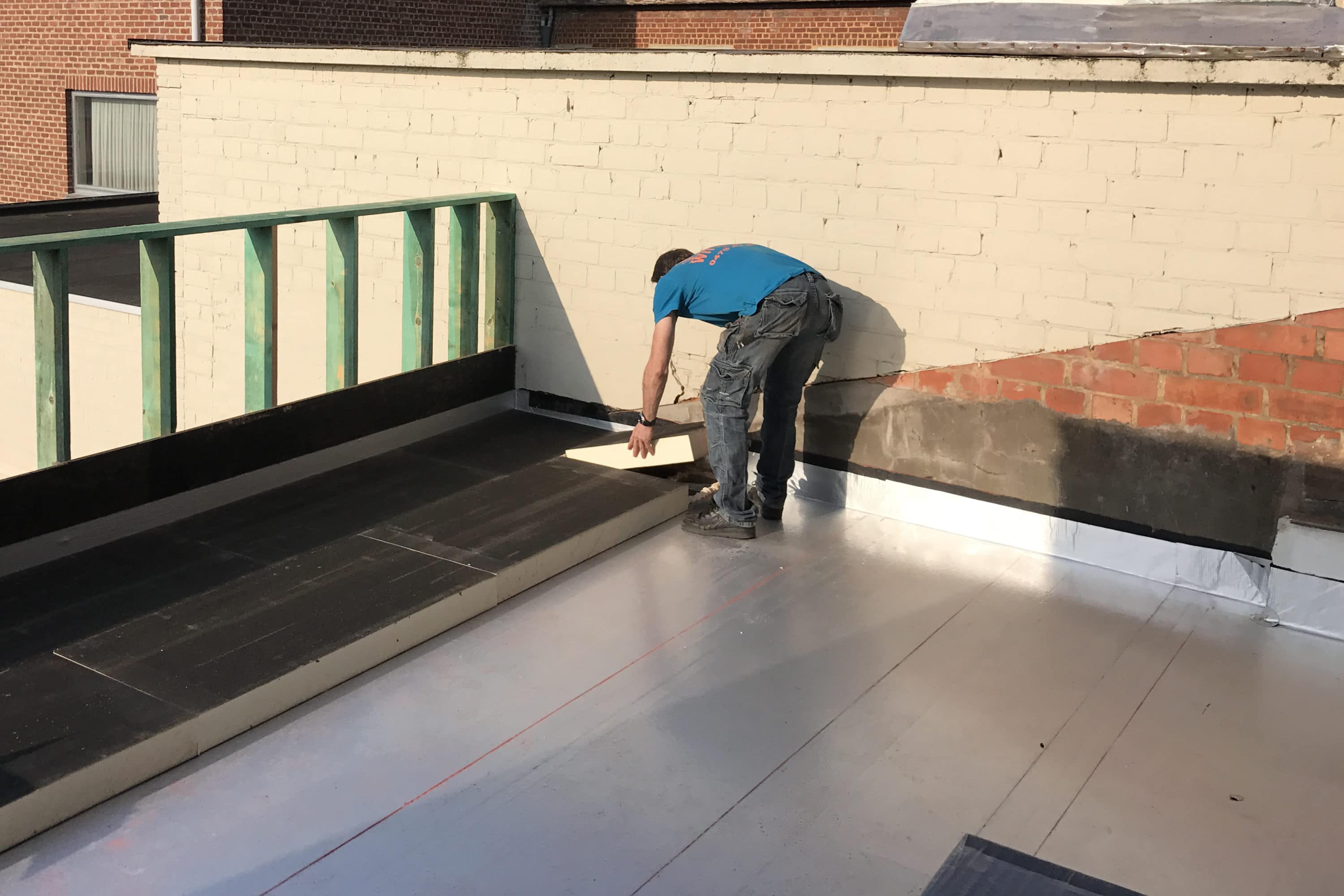 Isolation du toit par l'extérieur : techniques, matériaux, budget